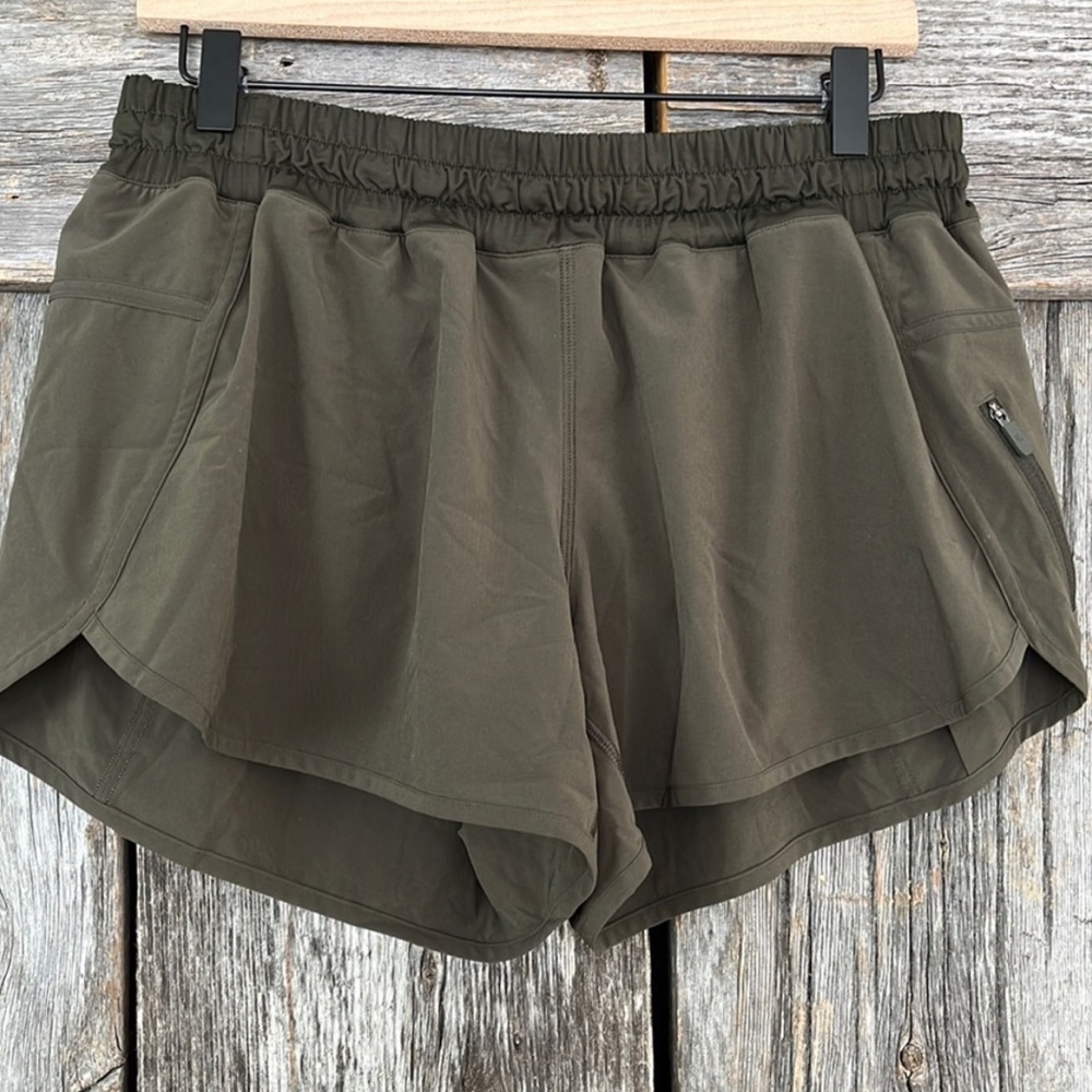 Lululemon Tracker shorts 4” olive green